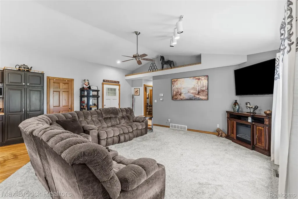 2566 N 5 Mile Road Lincoln Township MI 48642