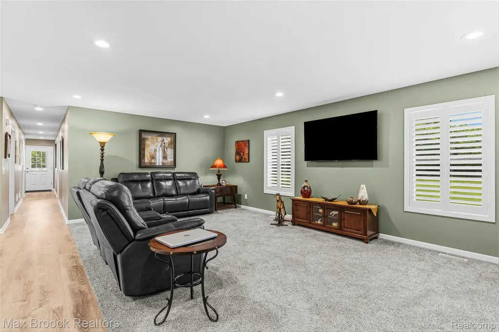 2566 N 5 Mile Road Lincoln Township MI 48642