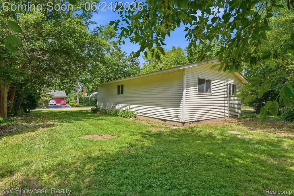 801 Farnsworth Road White Lake Charter Township MI 48386