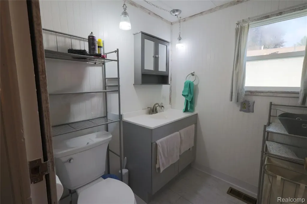 92 Cranberry Beach Boulevard White Lake Charter Township MI 48386