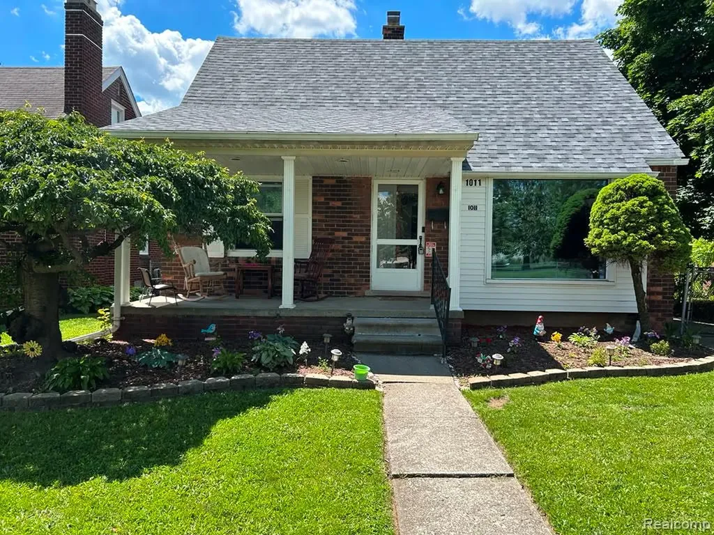 1011 Harrison Blv Harrison Blv Lincoln Park City MI 48146
