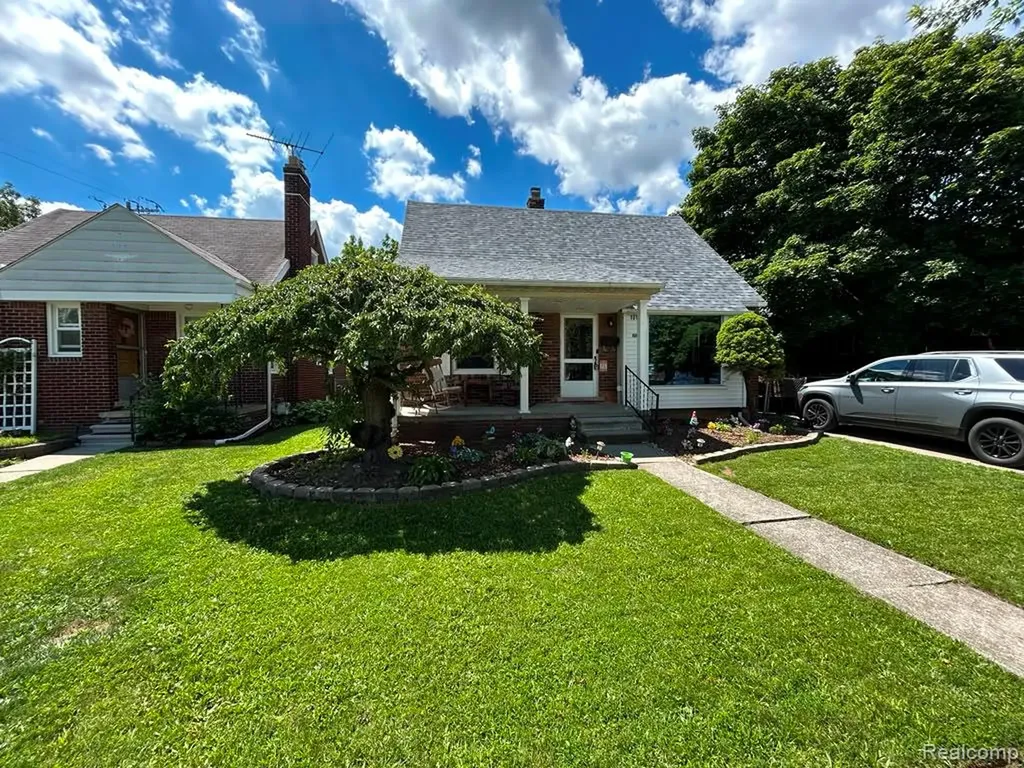 1011 Harrison Blv Harrison Blv Lincoln Park City MI 48146