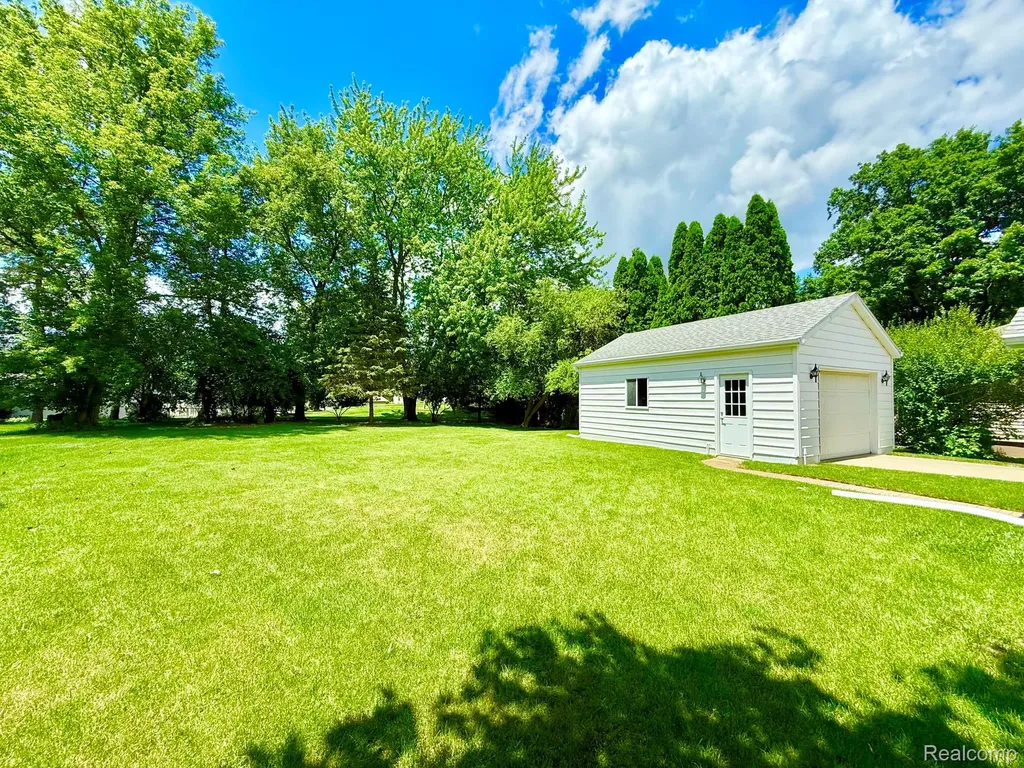 11614 Schram Street Grand Blanc City MI 48439
