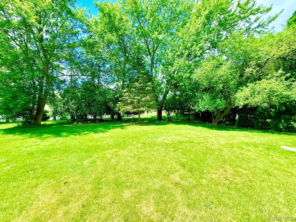 11614 Schram Street Grand Blanc City MI 48439