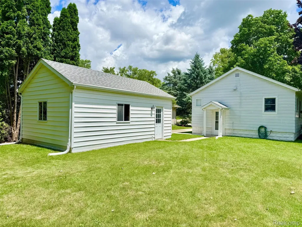 11614 Schram Street Grand Blanc City MI 48439