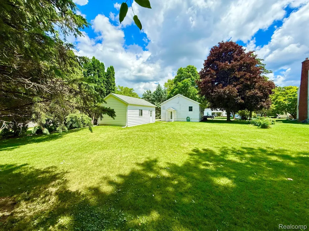 11614 Schram Street Grand Blanc City MI 48439