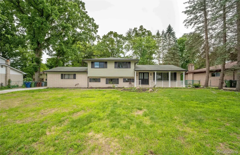 6742 Canterbury Court Shelby Charter Township MI 48316
