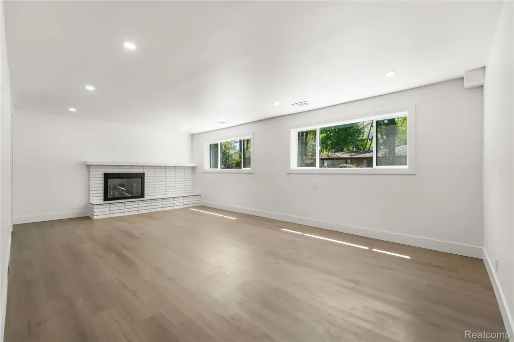 6742 Canterbury Court Shelby Charter Township MI 48316