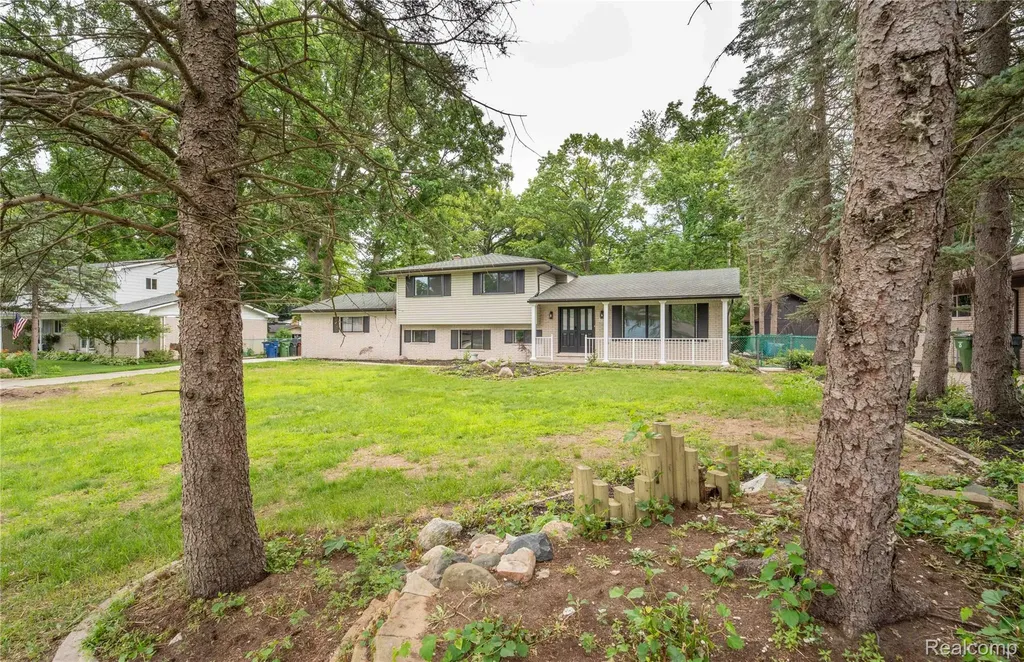 6742 Canterbury Court Shelby Charter Township MI 48316