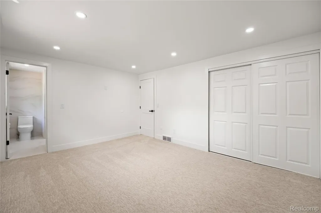 6742 Canterbury Court Shelby Charter Township MI 48316
