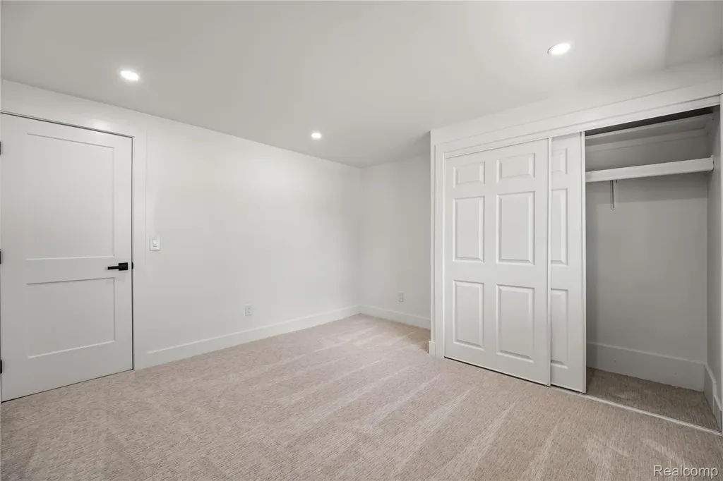 6742 Canterbury Court Shelby Charter Township MI 48316