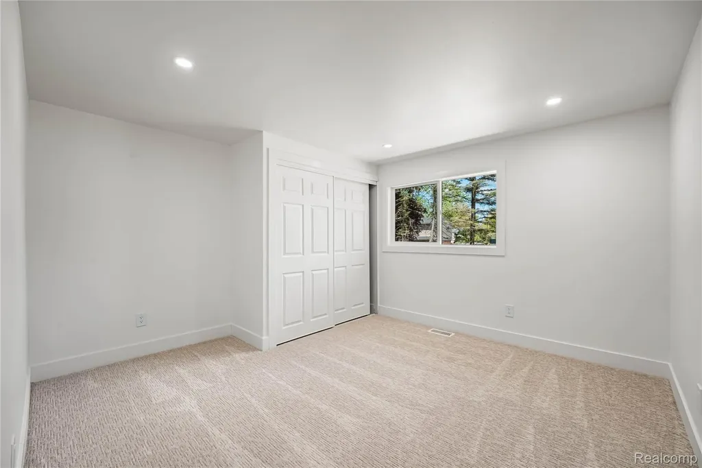 6742 Canterbury Court Shelby Charter Township MI 48316