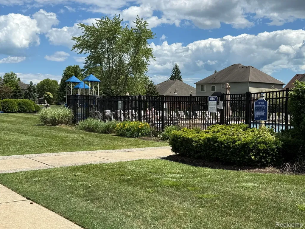 21683 Trevor Court Macomb Township MI 48044