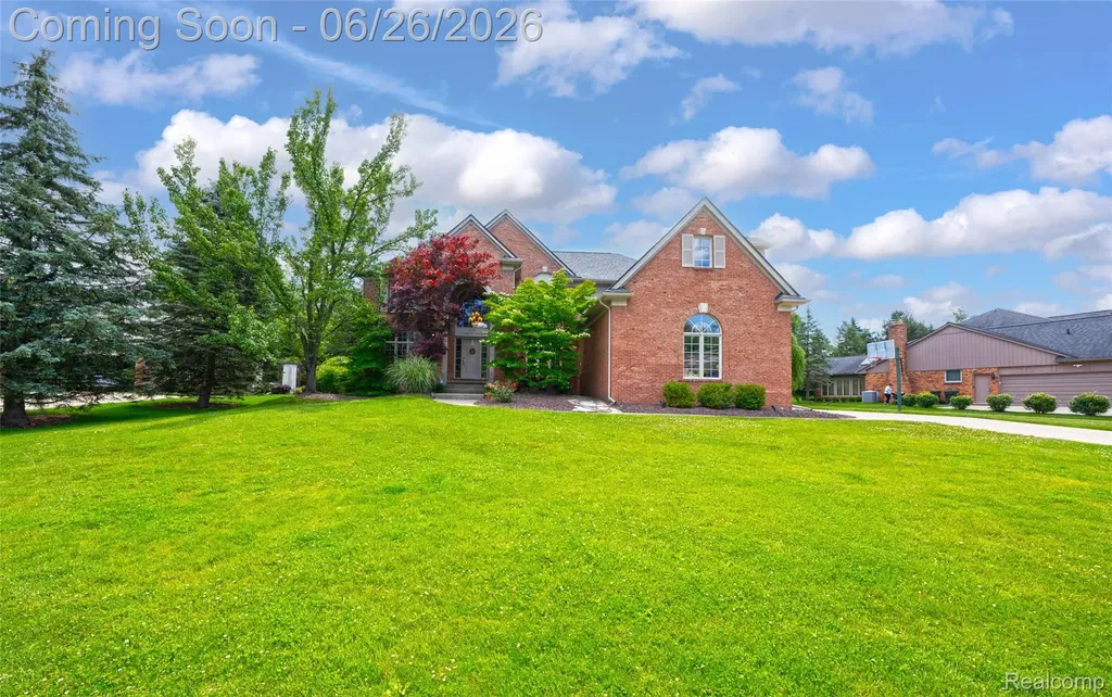 2619 Lambeth Park Rochester Hills City MI 48306