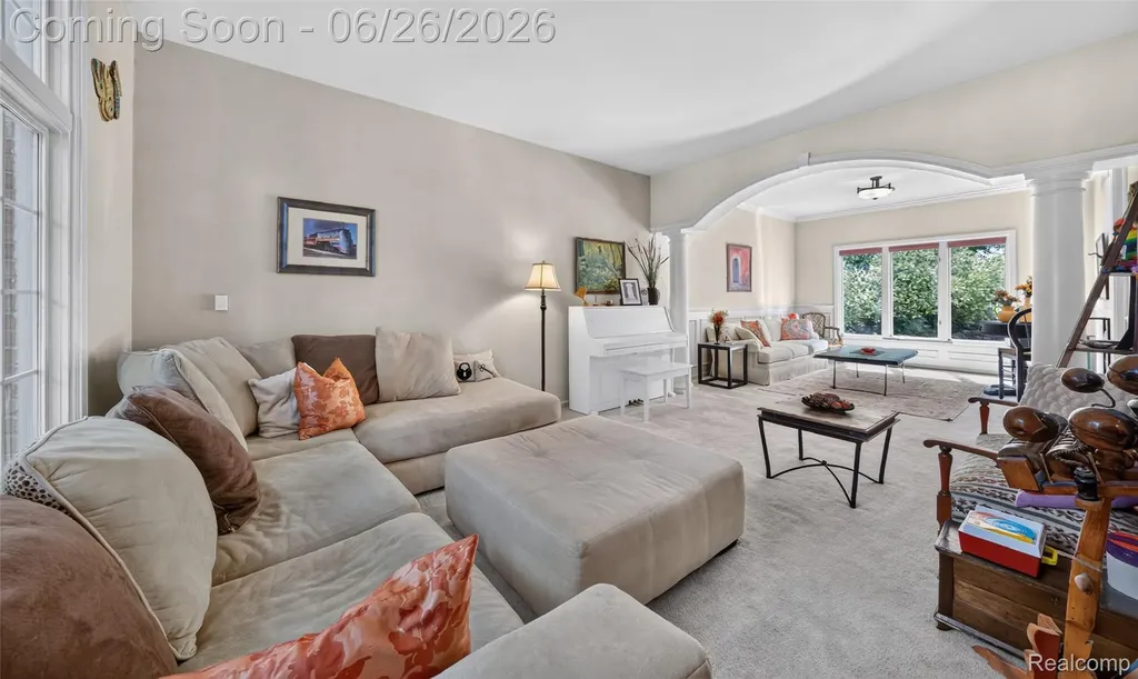 2619 Lambeth Park Rochester Hills City MI 48306