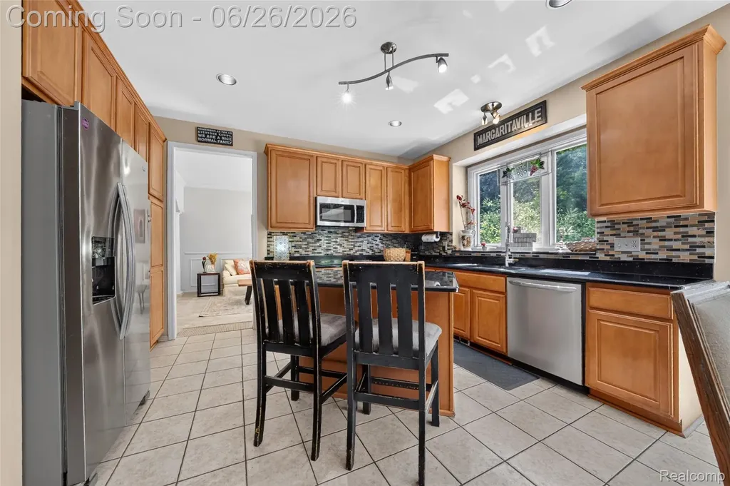 2619 Lambeth Park Rochester Hills City MI 48306