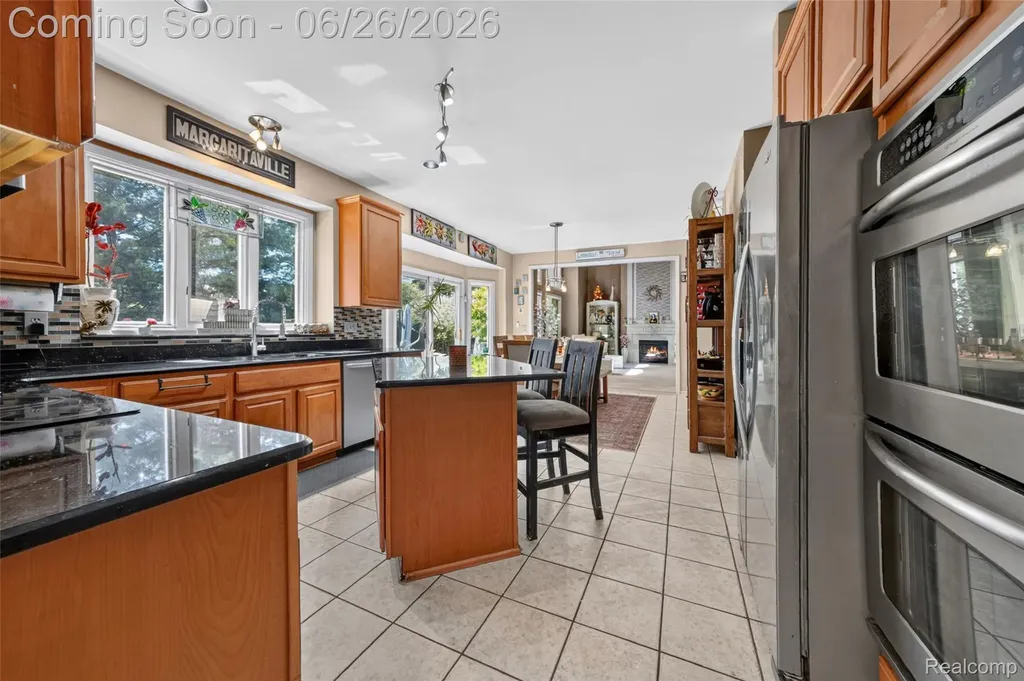 2619 Lambeth Park Rochester Hills City MI 48306