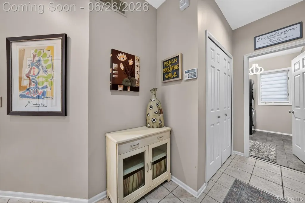 2619 Lambeth Park Rochester Hills City MI 48306