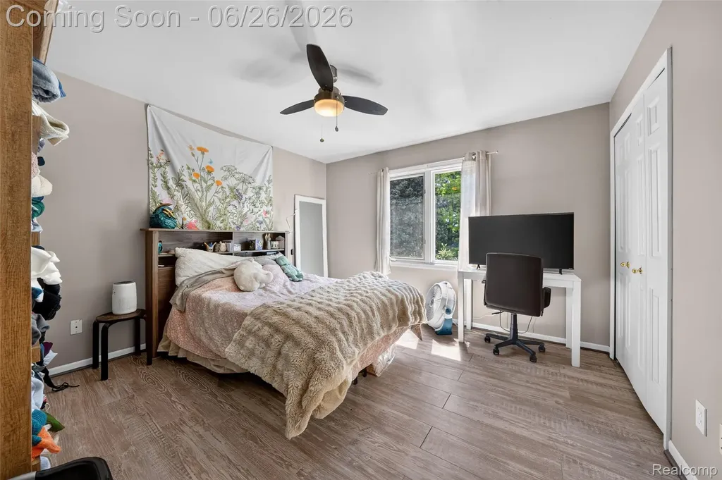 2619 Lambeth Park Rochester Hills City MI 48306