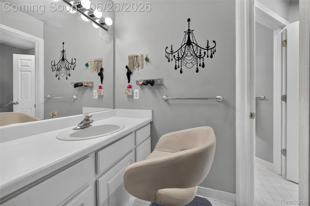 2619 Lambeth Park Rochester Hills City MI 48306