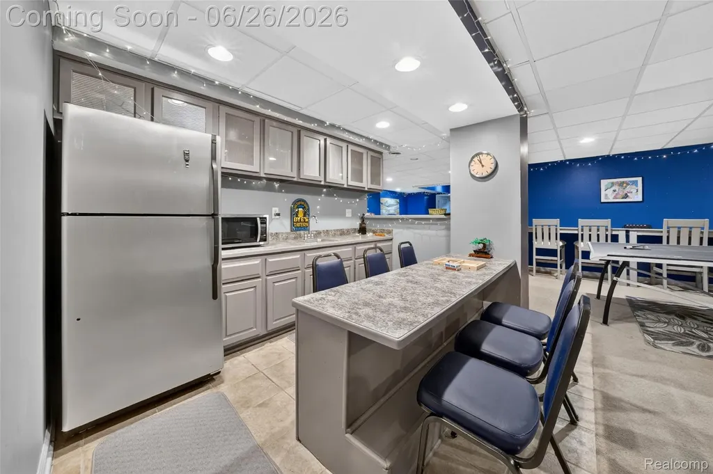 2619 Lambeth Park Rochester Hills City MI 48306