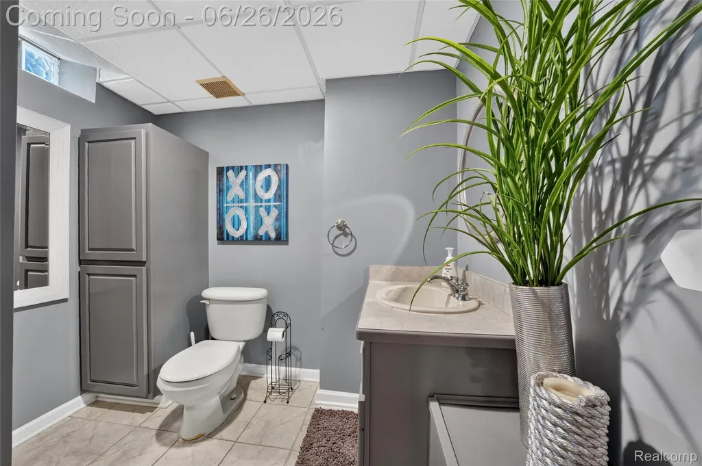 2619 Lambeth Park Rochester Hills City MI 48306