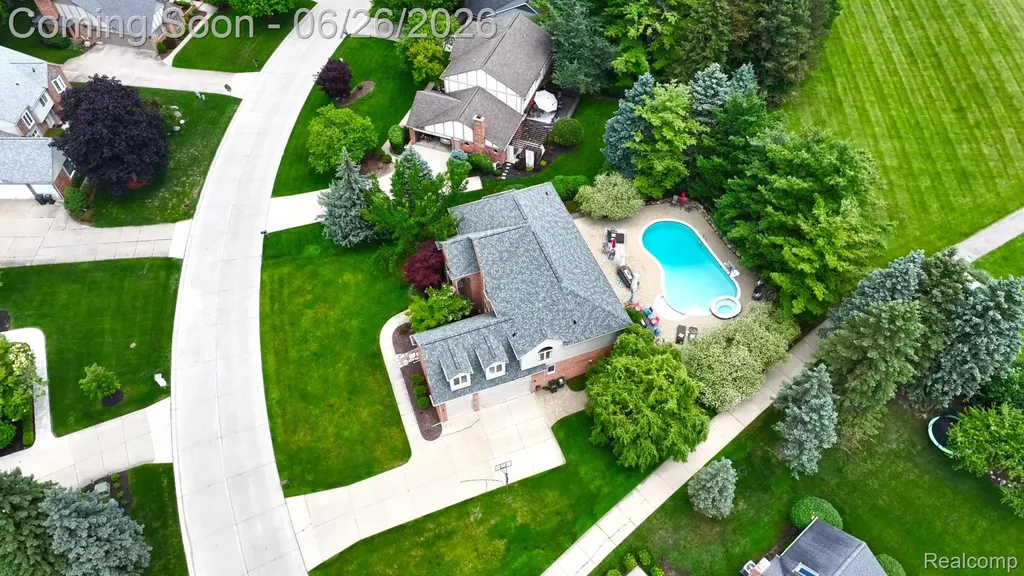 2619 Lambeth Park Rochester Hills City MI 48306