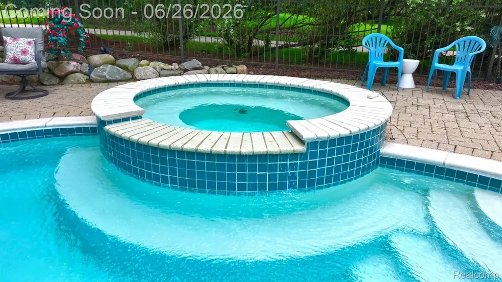 2619 Lambeth Park Rochester Hills City MI 48306