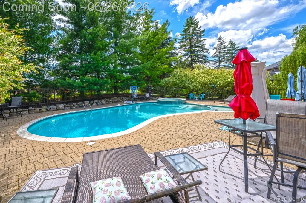 2619 Lambeth Park Rochester Hills City MI 48306