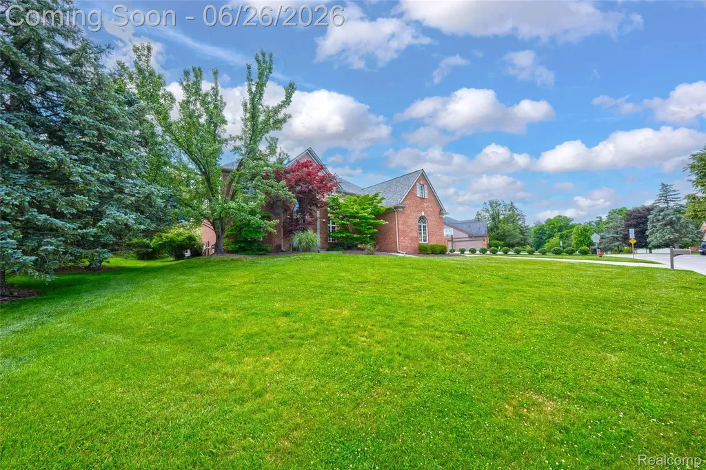 2619 Lambeth Park Rochester Hills City MI 48306