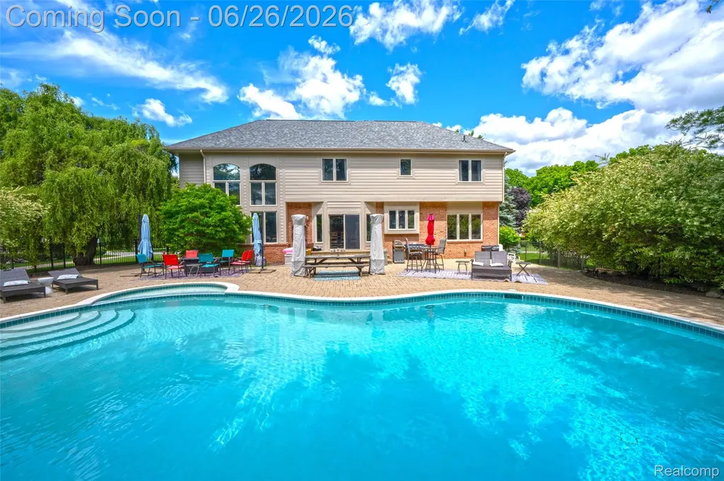 2619 Lambeth Park Rochester Hills City MI 48306
