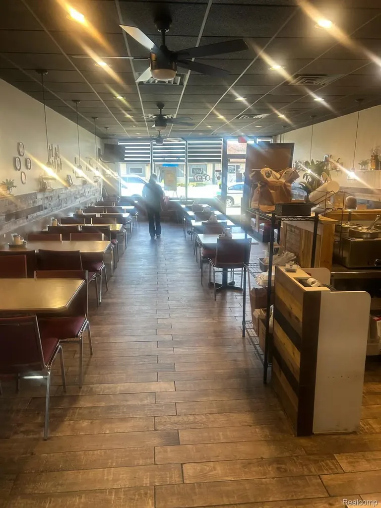 16651 14 Mile Fraser City MI 48026