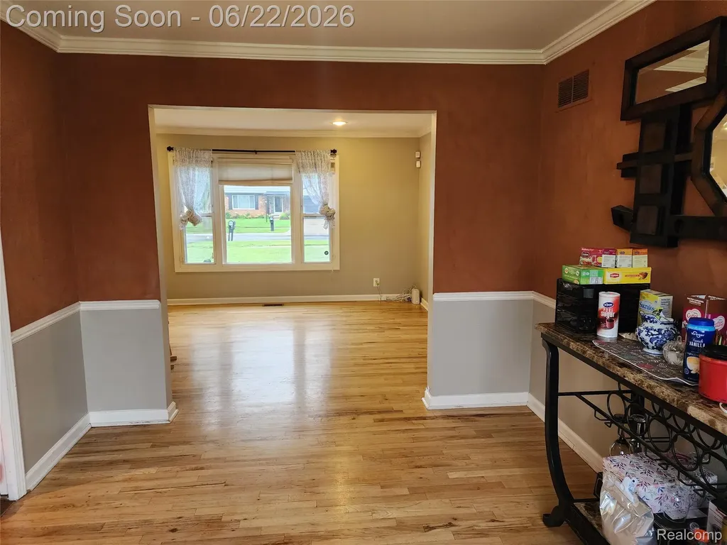 27336 Pierce Street Southfield City MI 48076