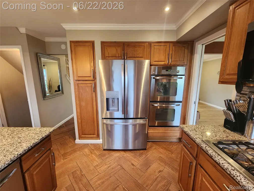 27336 Pierce Street Southfield City MI 48076