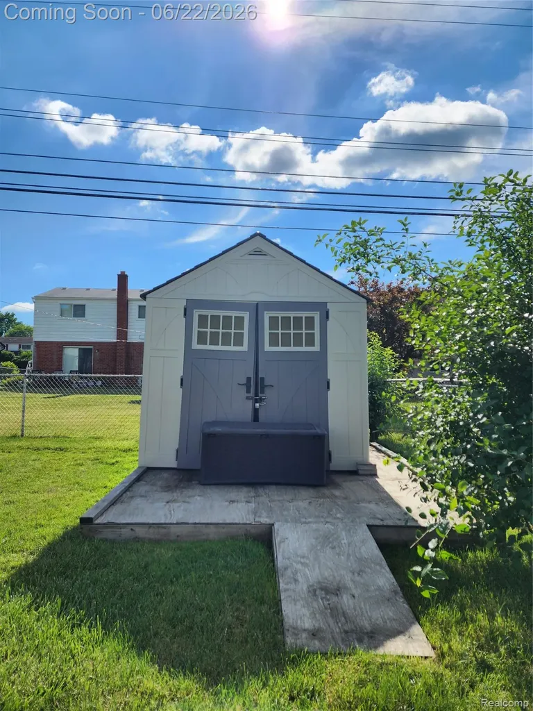 27336 Pierce Street Southfield City MI 48076
