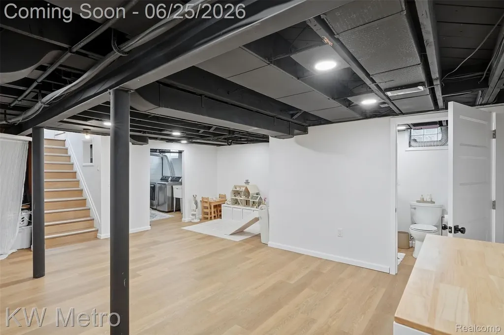 1210 Lyons Avenue Royal Oak City MI 48073