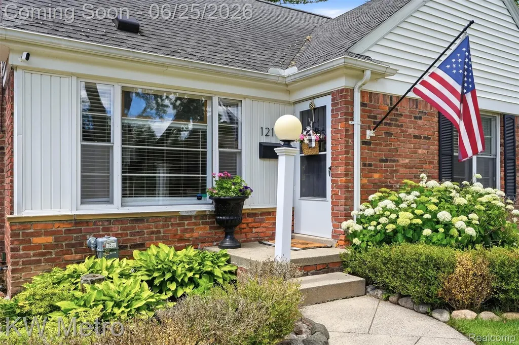 1210 Lyons Avenue Royal Oak City MI 48073
