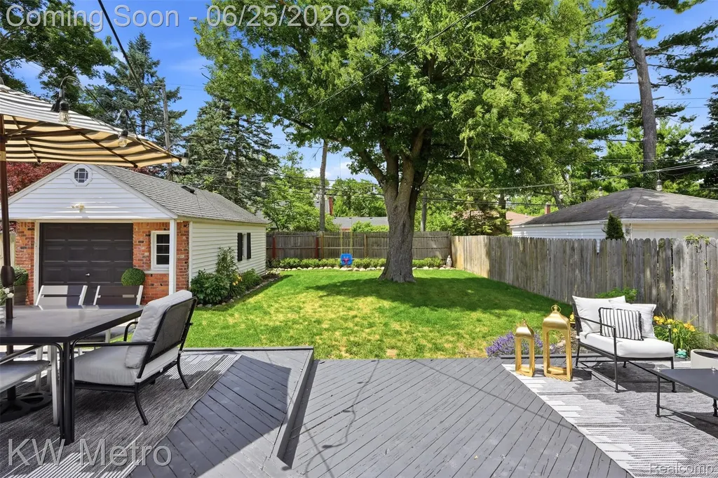 1210 Lyons Avenue Royal Oak City MI 48073