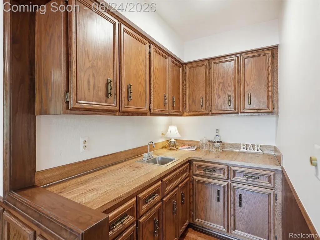 2463 Kimberly Fair Street Rochester Hills City MI 48309