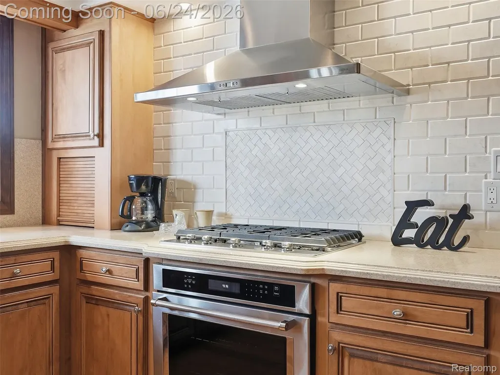 2463 Kimberly Fair Street Rochester Hills City MI 48309