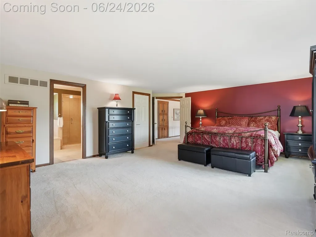 2463 Kimberly Fair Street Rochester Hills City MI 48309