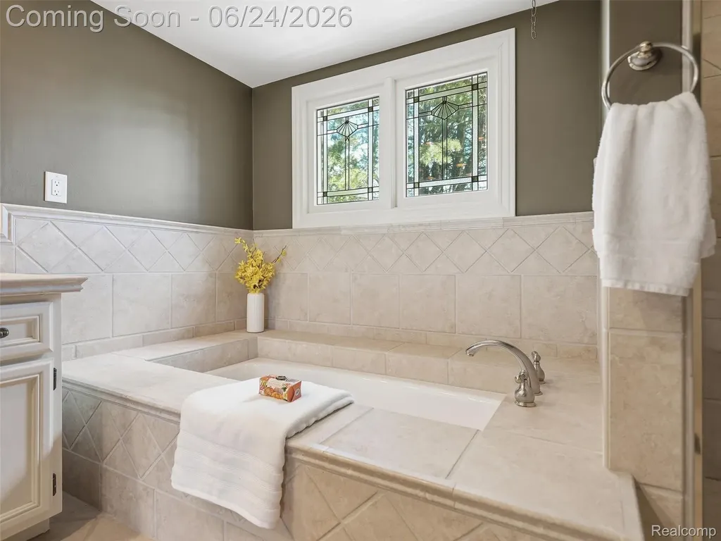 2463 Kimberly Fair Street Rochester Hills City MI 48309