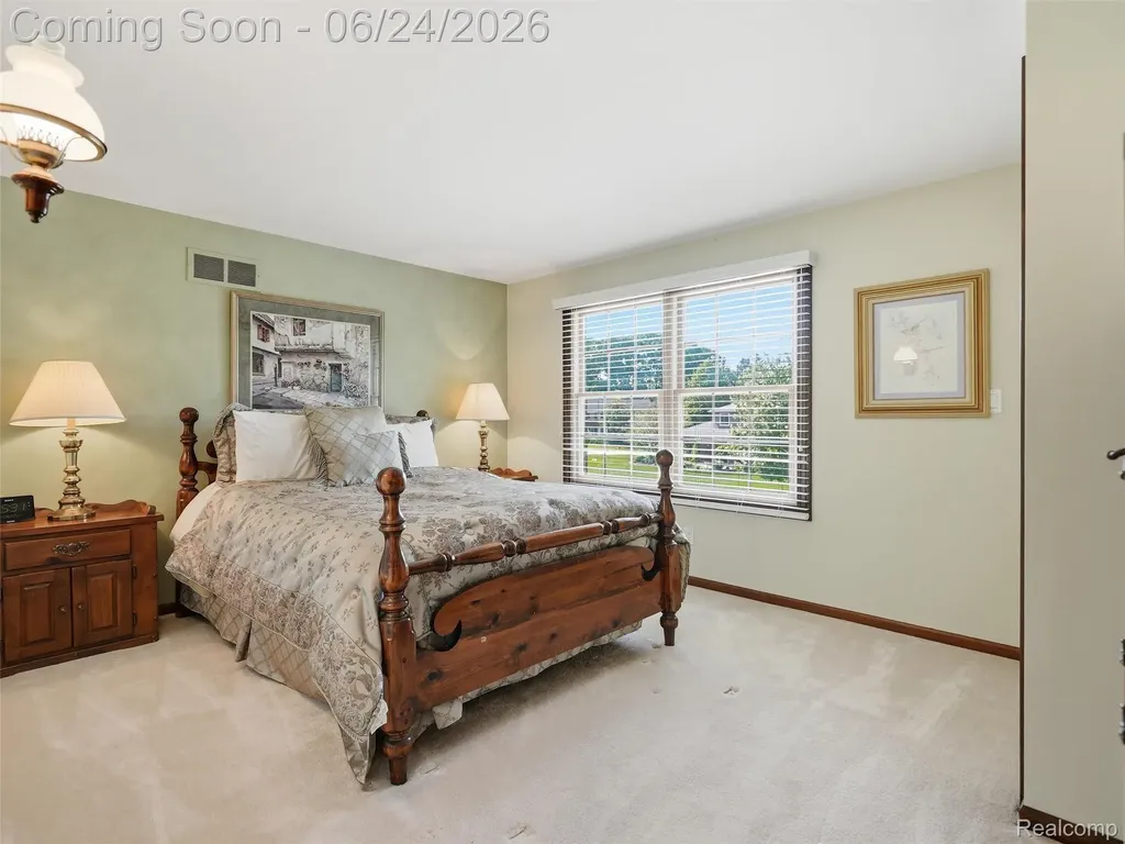 2463 Kimberly Fair Street Rochester Hills City MI 48309