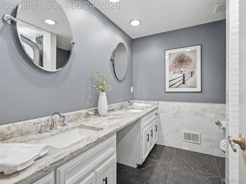 2463 Kimberly Fair Street Rochester Hills City MI 48309