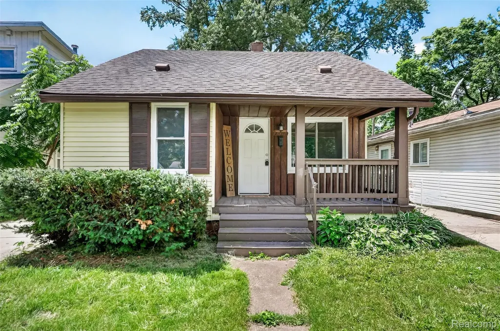 25505 Keeler Redford Charter Township MI 48239