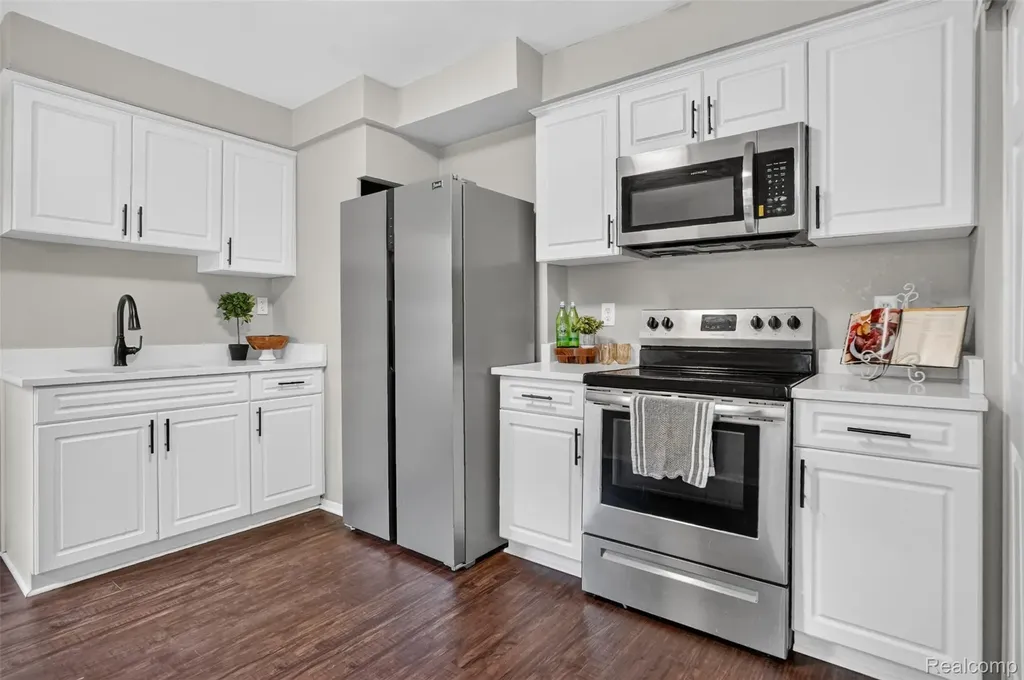 25505 Keeler Redford Charter Township MI 48239