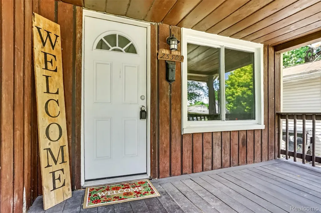 25505 Keeler Redford Charter Township MI 48239