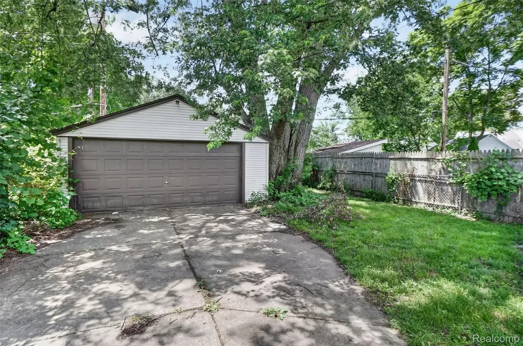 25505 Keeler Redford Charter Township MI 48239
