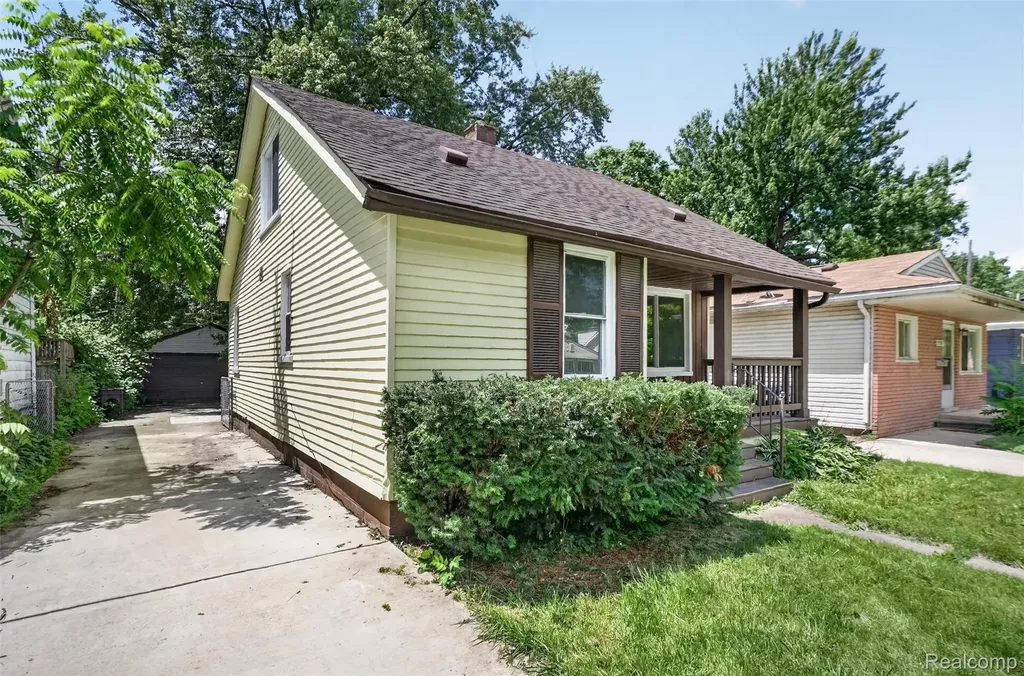 25505 Keeler Redford Charter Township MI 48239