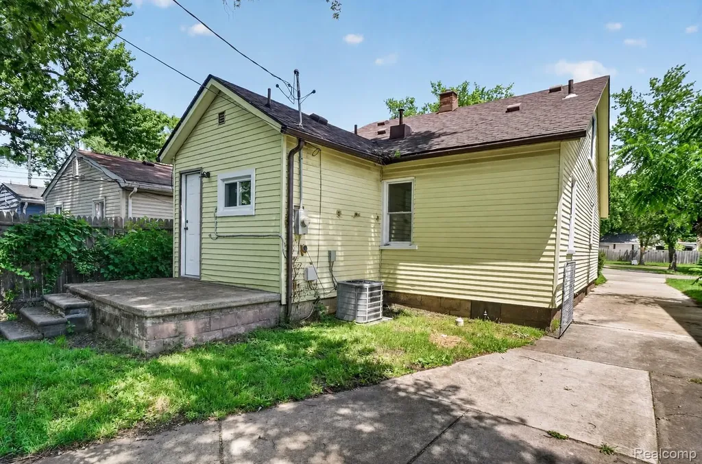 25505 Keeler Redford Charter Township MI 48239